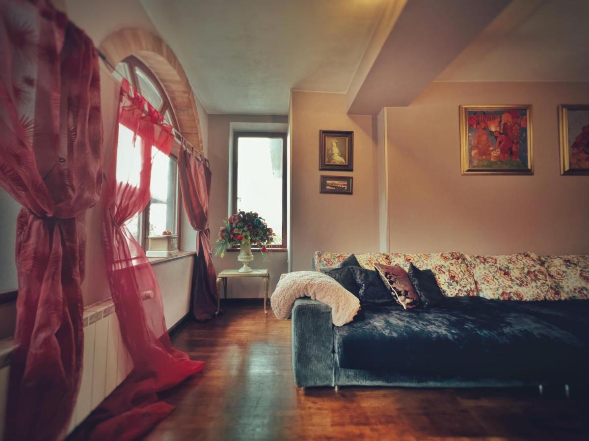 Тhe Bohemian Lodge-Entire House With Sauna Veliko Tŭrnovo Exterior photo