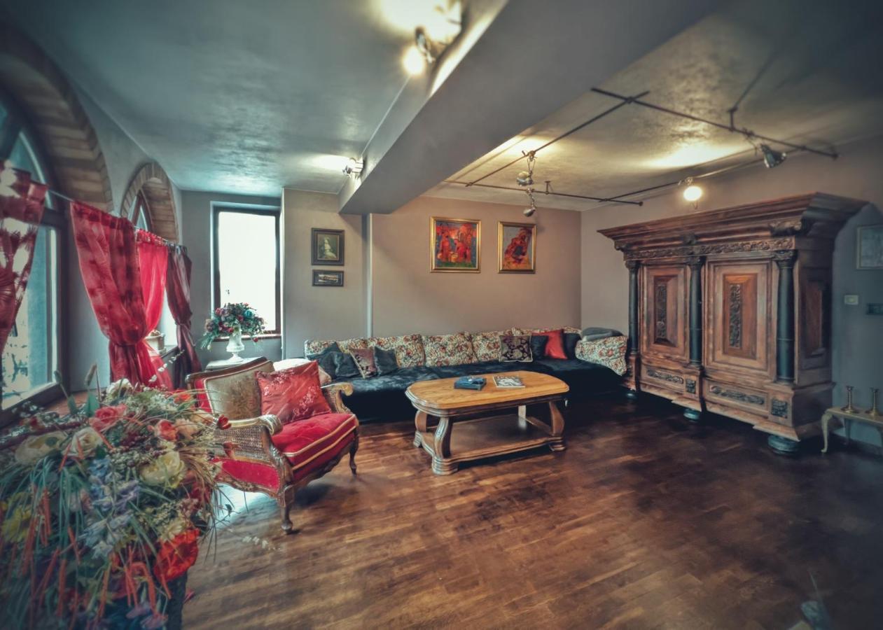 Тhe Bohemian Lodge-Entire House With Sauna Veliko Tŭrnovo Exterior photo