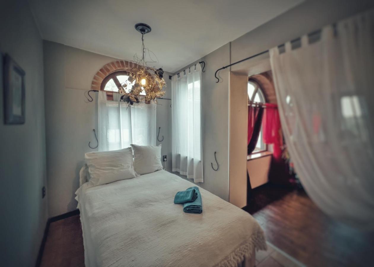 Тhe Bohemian Lodge-Entire House With Sauna Veliko Tŭrnovo Exterior photo